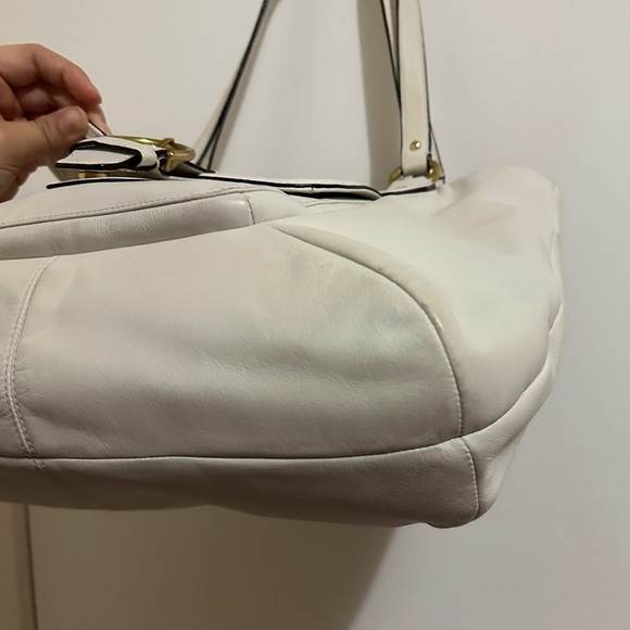 Coach Campbell Off White Leather Shoulder Tote Bag - Picture 4 of 12